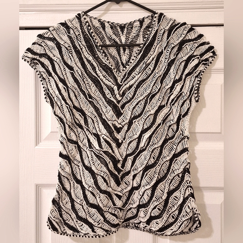 ☀️ Vintage ☀️ Black & White See-through Top